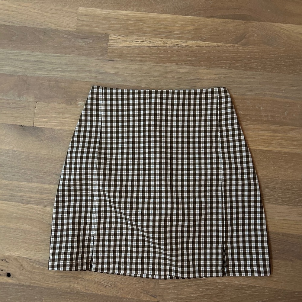 Brandy Melville plaid brown and white skirt